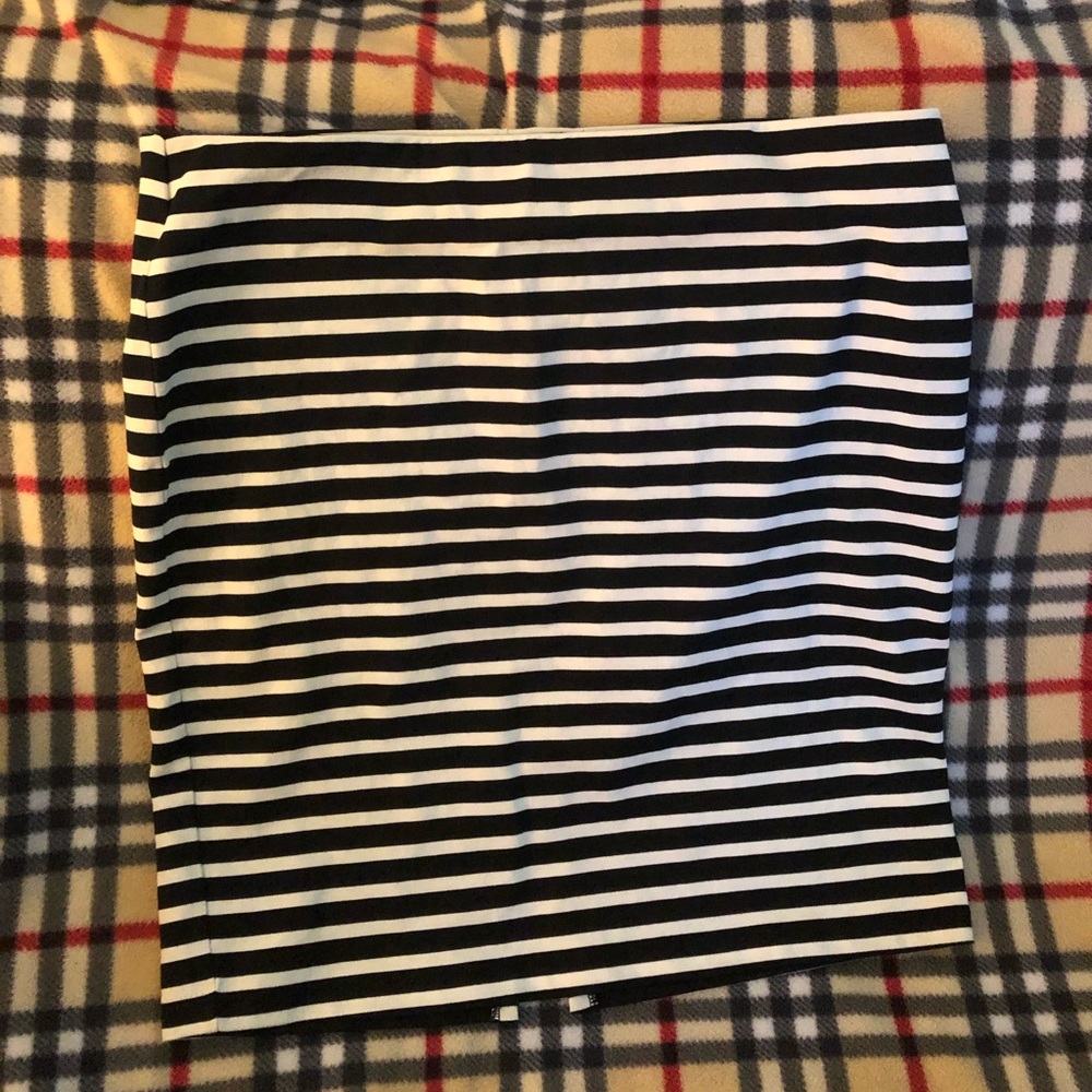NWOT OLD NAVY PENCIL SKIRT